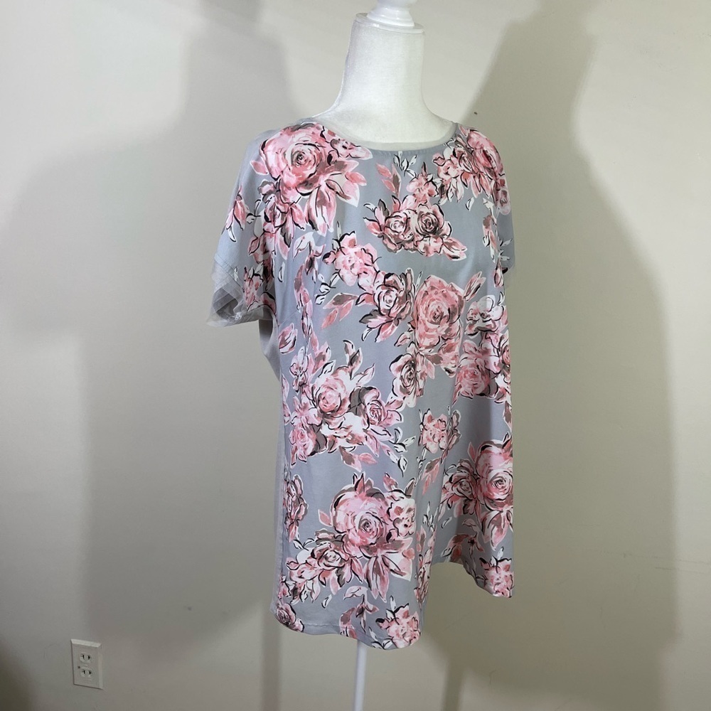 Oh Baby by Motherhood Maternity sz lg mixed media tunic gray with a floral print
